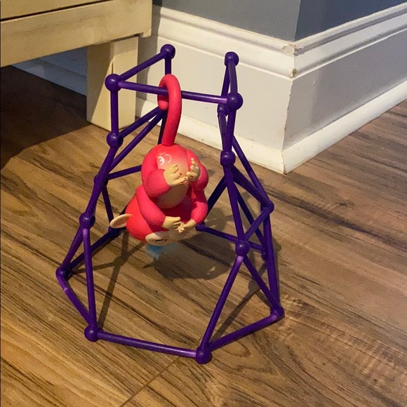 SOLD Fingerlings AIMEE monkey and Jungle Gym Set - Picture 7 of 7